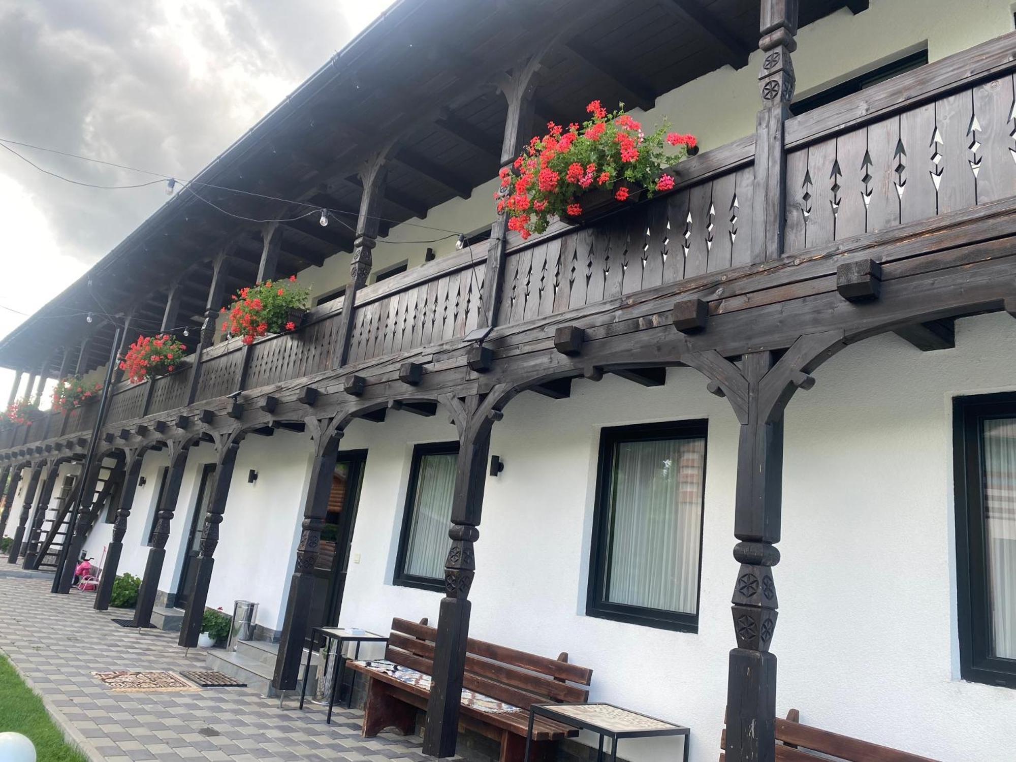Pensiunea Suci Botiza Exterior foto