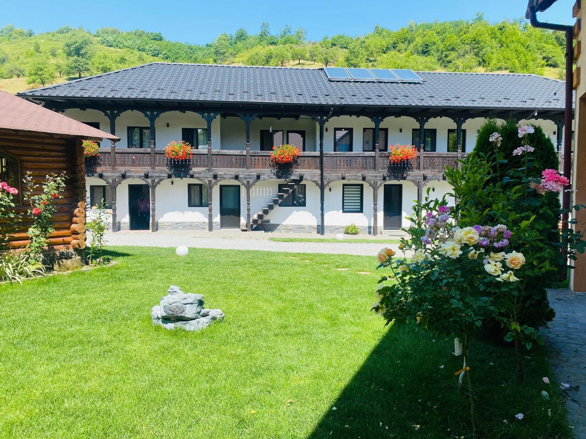 Pensiunea Suci Botiza Exterior foto